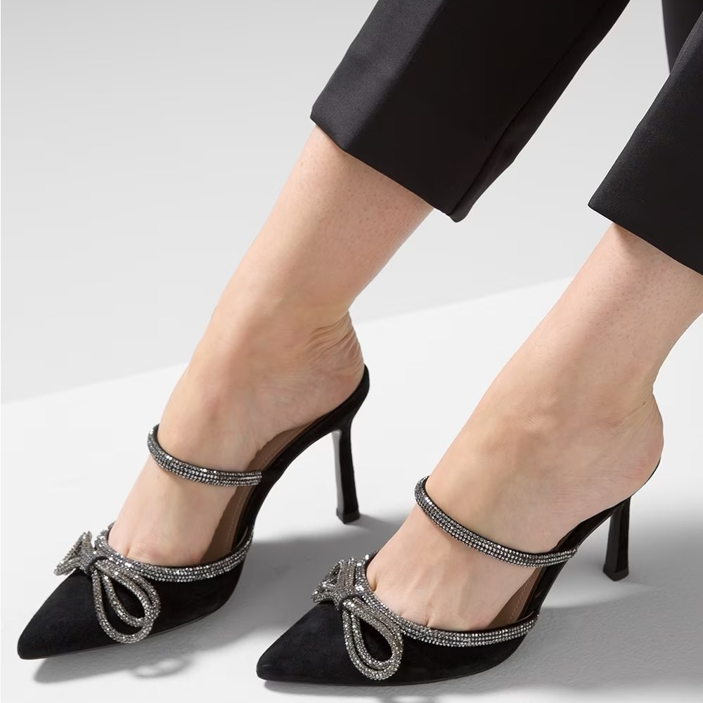 White House Black Market NWT rhinestone bow heels